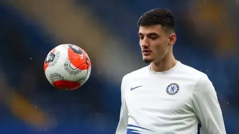 苏超巅峰对决：激情碰撞，战火一触即发！