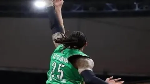 东契奇26分5板5助领航，克莱三分开挂，独行侠41分大胜鹈鹕，英格拉姆17分5板贡献可圈可点